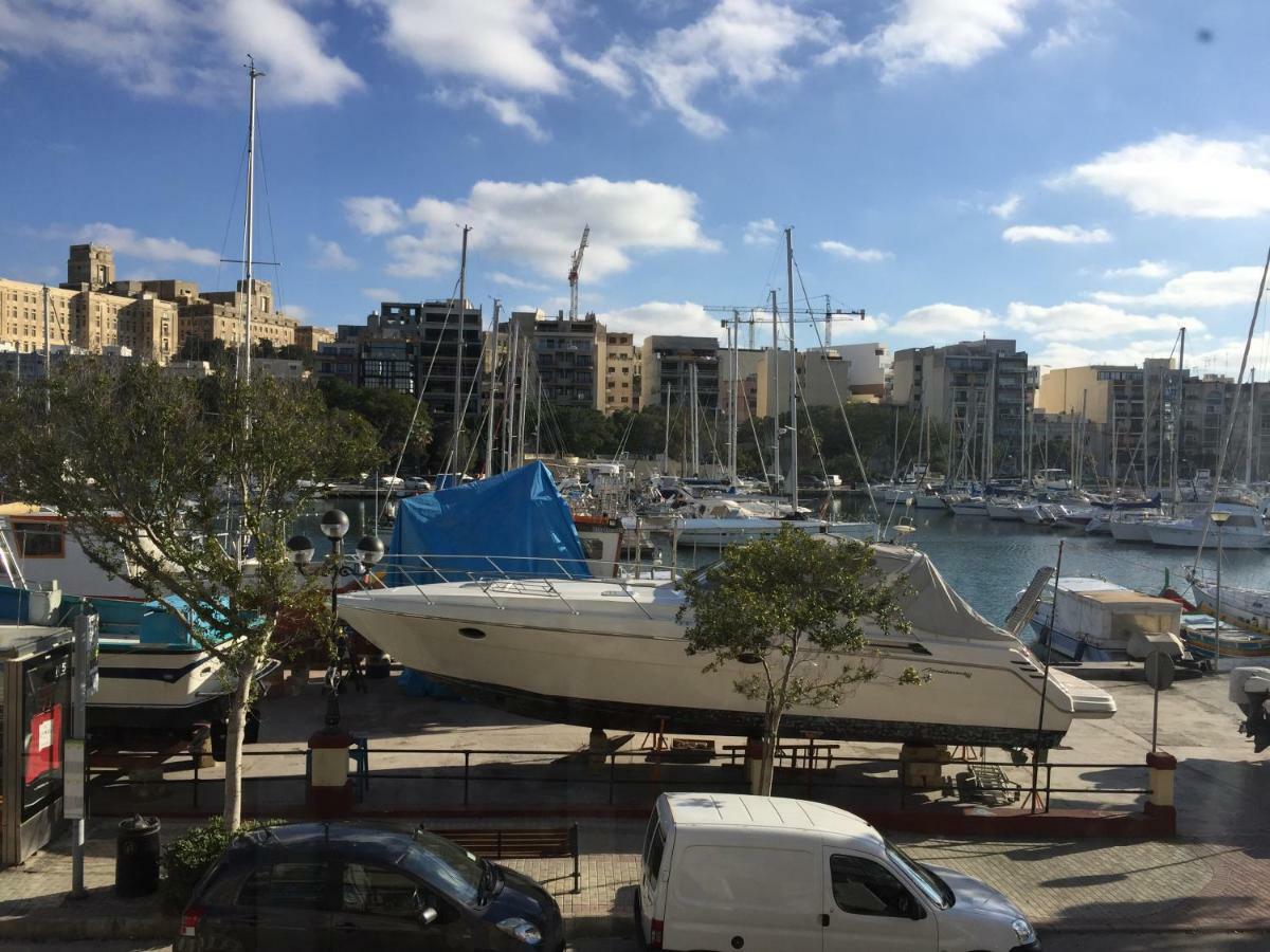 Seafront Apartment Between Valletta And Sliema Msida Exterior photo